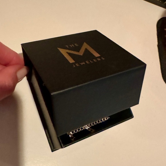 The M Jewelers Curb Chain Choker Necklace - Picture 3 of 4